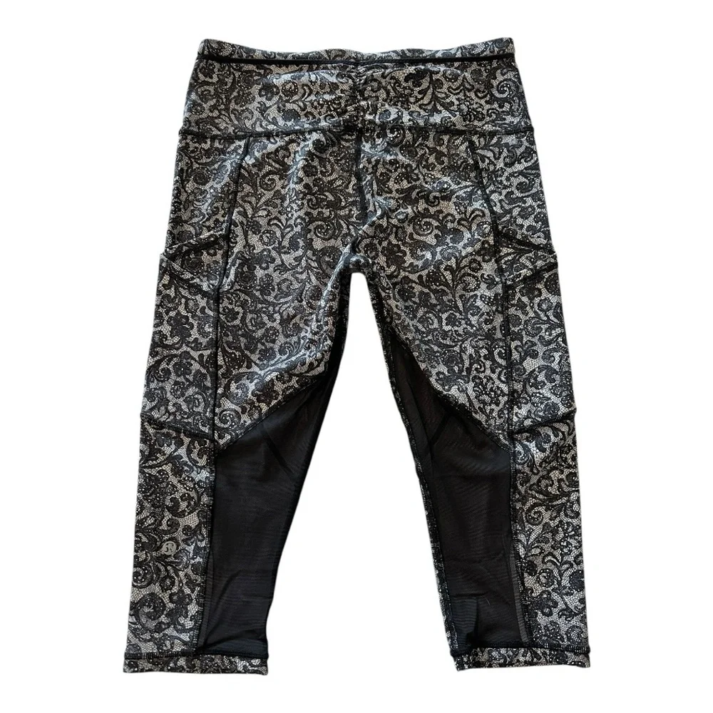 Lululemon Outrun 17" Crop Mini Cinder Lace pattern - Picture 8 of 16